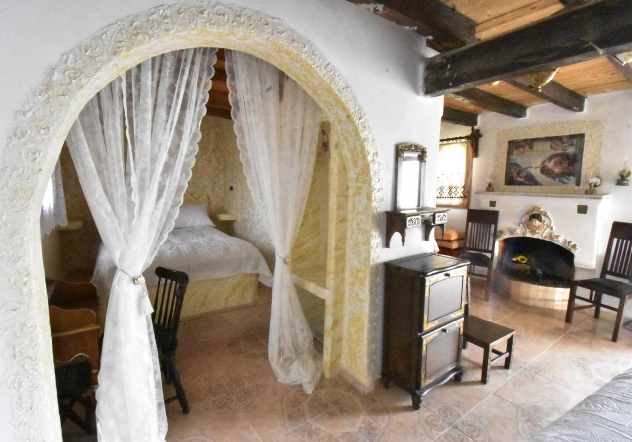 Lakena Traditional House Menetaí المظهر الخارجي الصورة