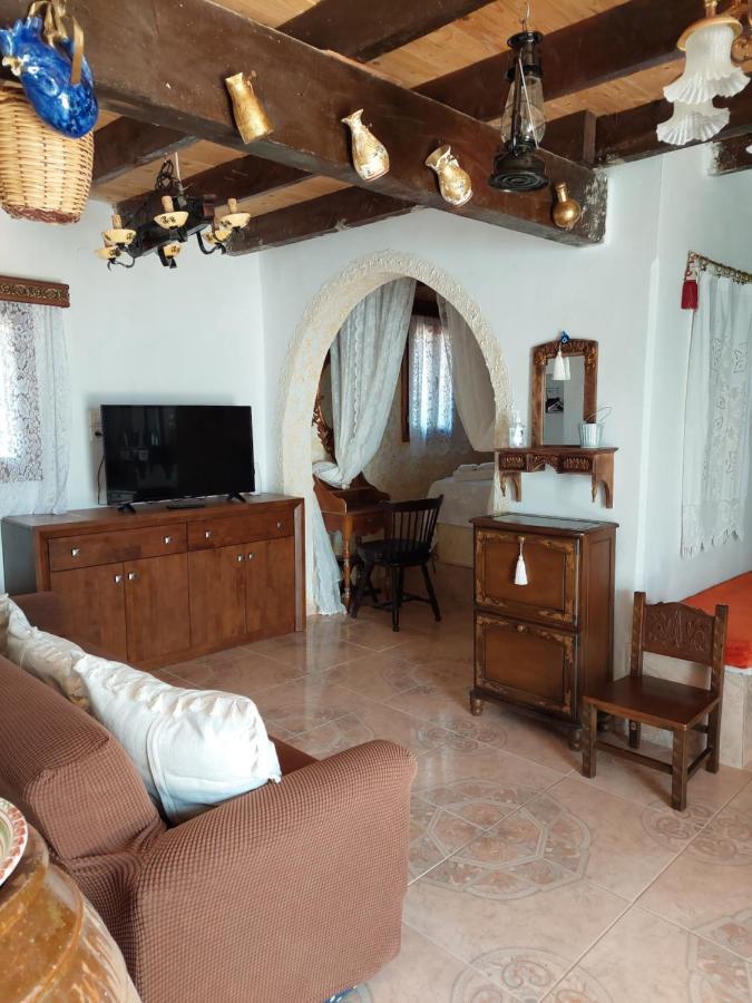 Lakena Traditional House Menetaí المظهر الخارجي الصورة