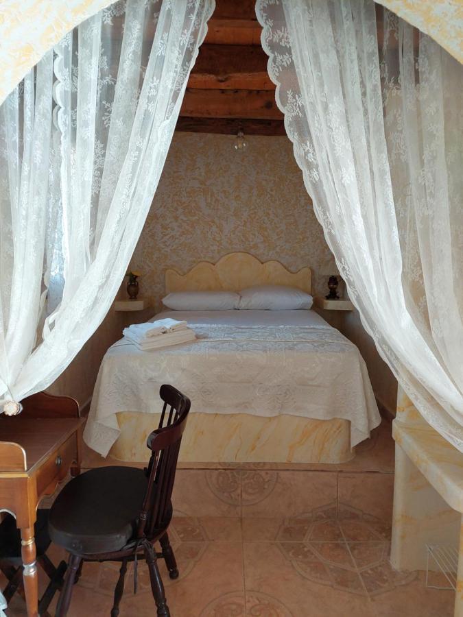 Lakena Traditional House Menetaí المظهر الخارجي الصورة